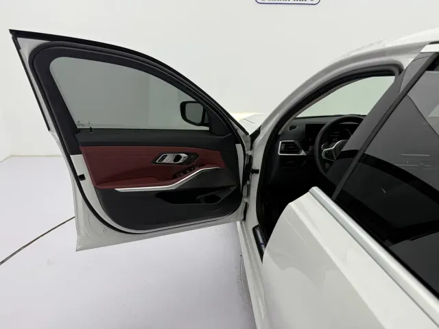 BMW 3 Series — Фото автомобиля 12
