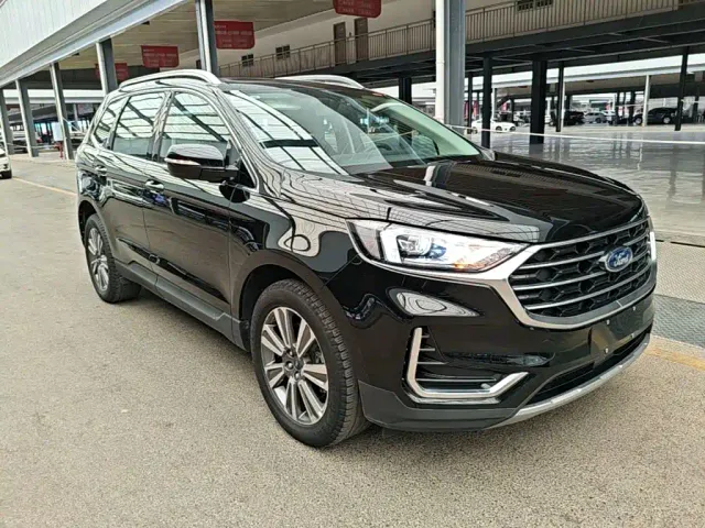 Ford Edge — Фото автомобиля 3