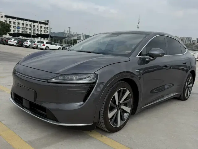 Фотография автомобиля — Luxeed R7