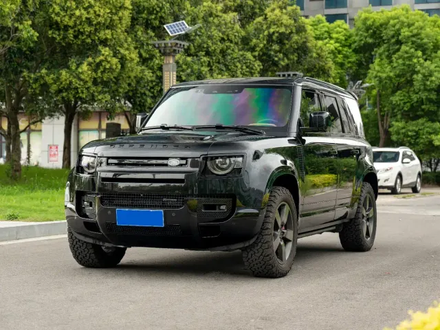 Фотография автомобиля — Land Rover Defender