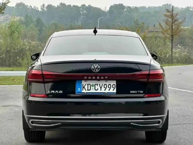 Volkswagen Passat — Фото автомобиля 8