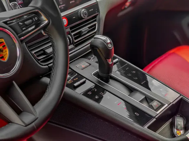 Porsche Macan — Фото автомобиля 18