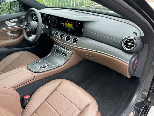 Mercedes-Benz E-Class — Фото автомобиля 21