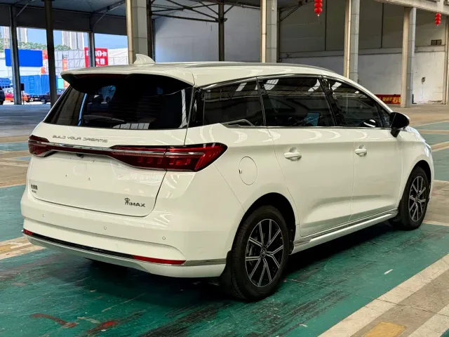 BYD Song MAX — Фото автомобиля 6