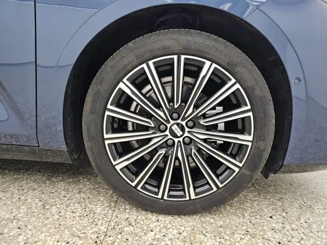 Geely Galaxy Xingyao 8 — Фото автомобиля 15
