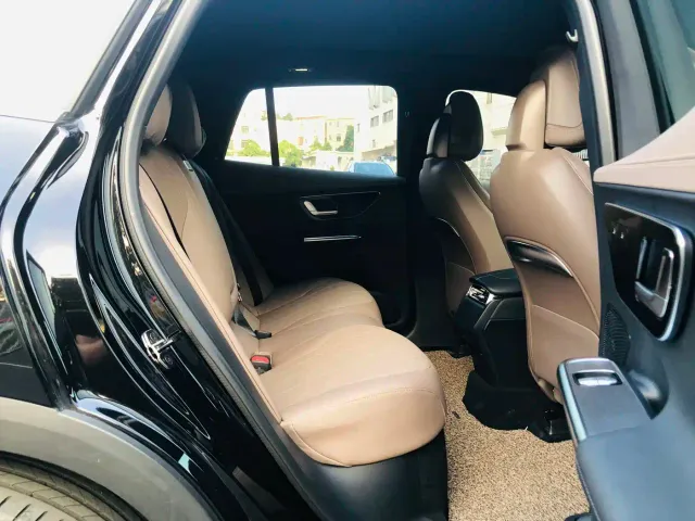 Mercedes-Benz EQE SUV — Фото автомобиля 19