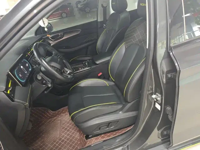 Roewe RX5 — Фото автомобиля 14
