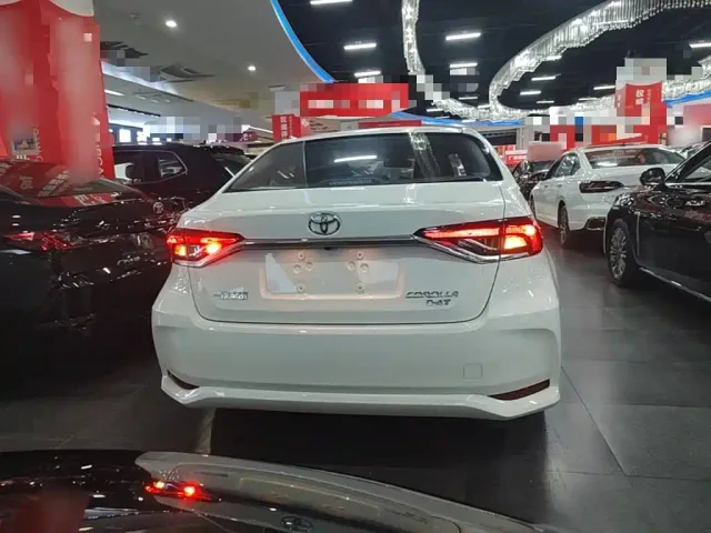 Toyota Corolla — Фото автомобиля 5