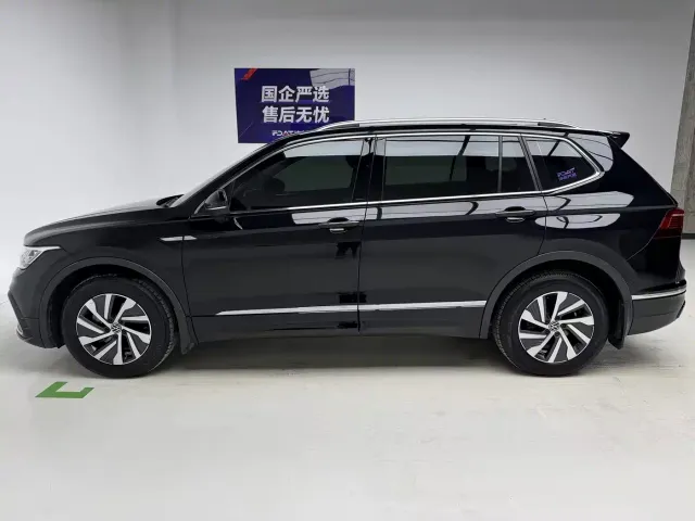 Volkswagen Tiguan L PHEV — Фото автомобиля 9