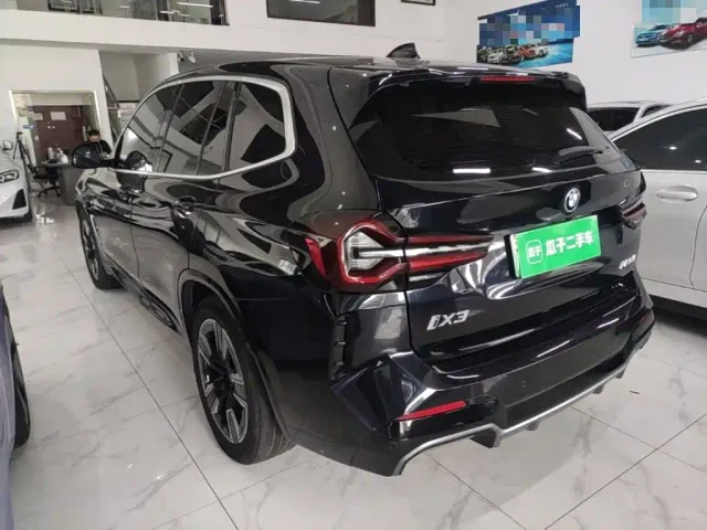 BMW iX3 — Фото автомобиля 4