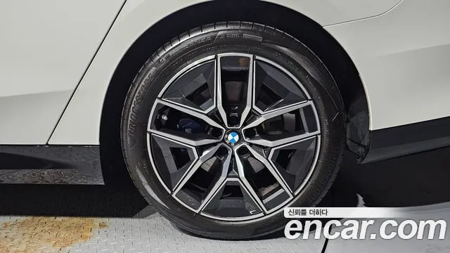 BMW 5-Series — Фото автомобиля 20