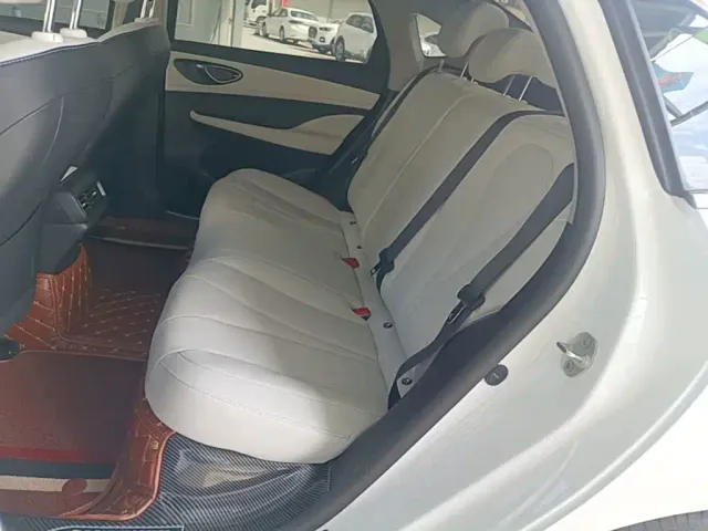 BYD Seal 05 DM-i — Фото автомобиля 16