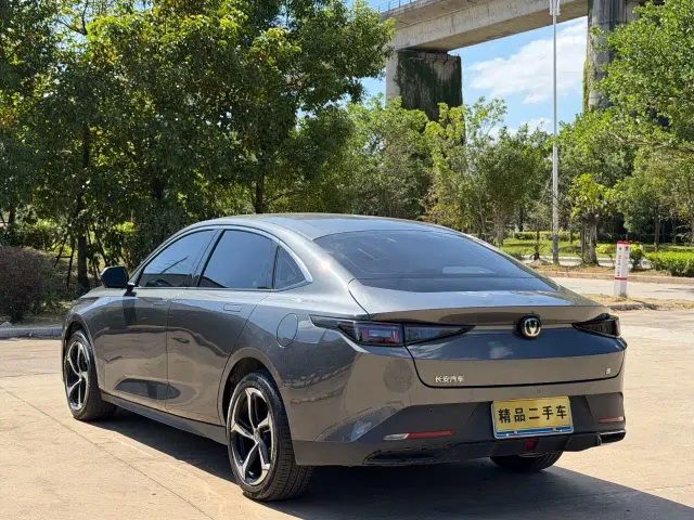 Changan Eado — Фото автомобиля 9