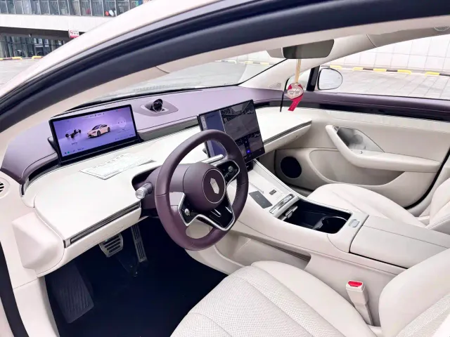 Luxeed S7 — Фото автомобиля 12
