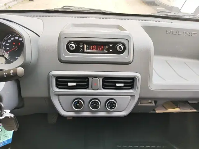 Wuling Yangguang — Фото автомобиля 12