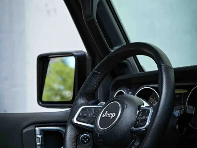 Jeep Wrangler — Фото автомобиля 8