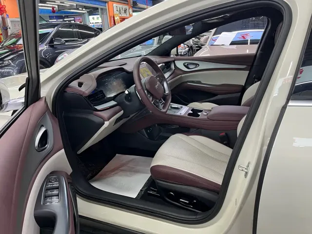 BYD Seal 07 DM-i — Фото автомобиля 8