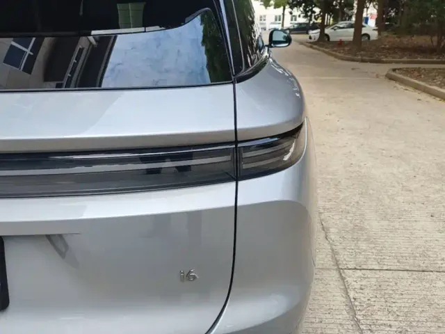 Li Auto i6 — Фото автомобиля 7