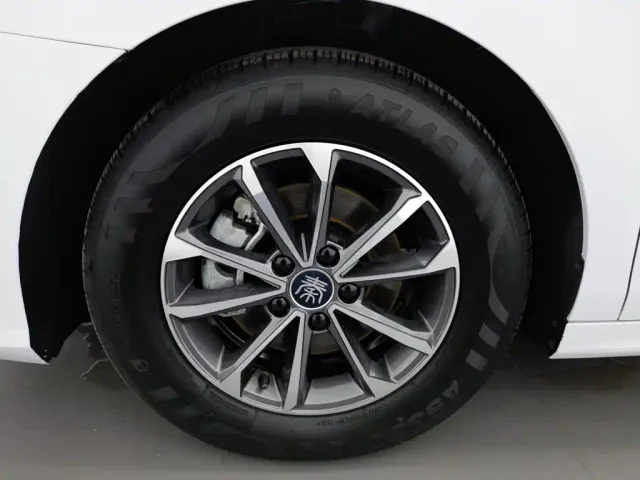 BYD Qin PLUS — Фото автомобиля 17