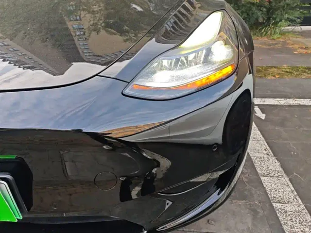 Tesla Model Y — Фото автомобиля 23