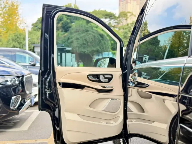 Mercedes-Benz V-Class — Фото автомобиля 15