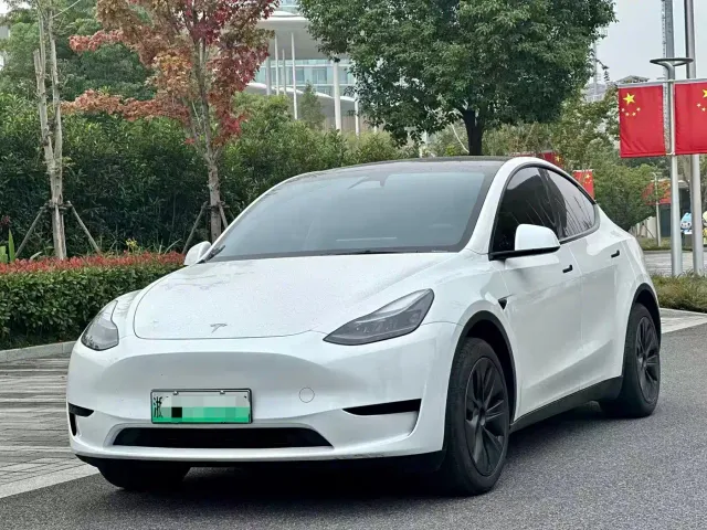 Фотография автомобиля — Tesla Model Y