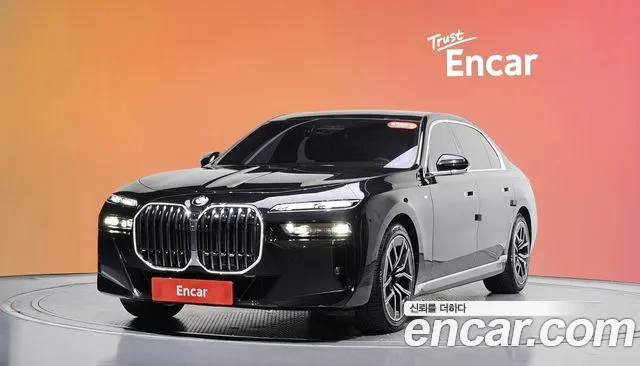 Фотография автомобиля — BMW 7-Series