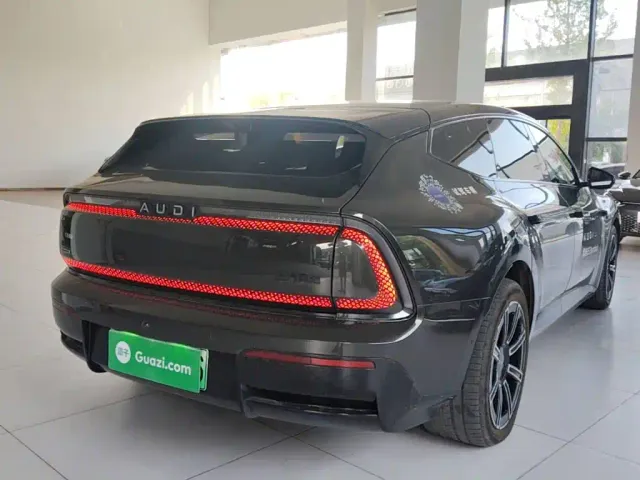 Audi E5 Sportback — Фото автомобиля 6