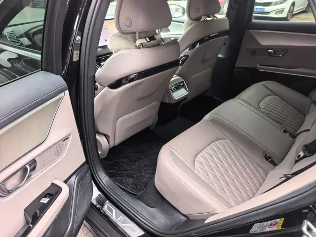 BYD Han — Фото автомобиля 11