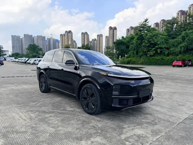 Li Auto L8 — Фото автомобиля 3