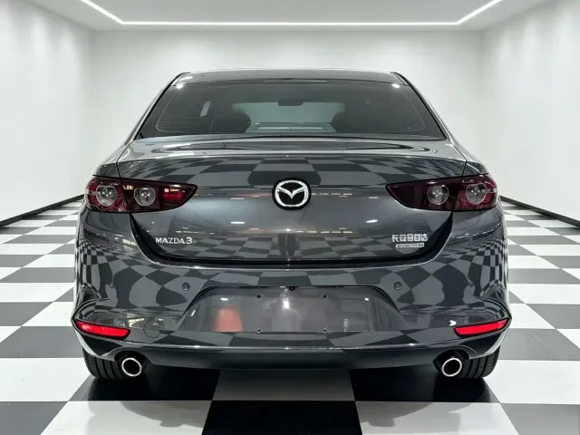 Mazda Axela — Фото автомобиля 5
