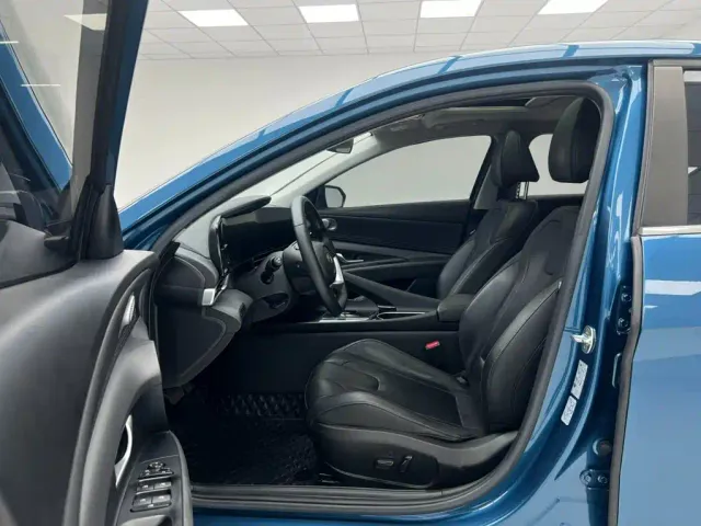 Hyundai Elantra — Фото автомобиля 13