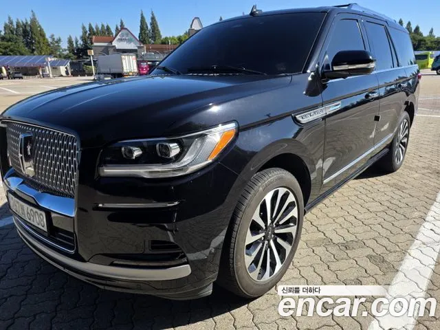 Фотография автомобиля — Lincoln Navigator