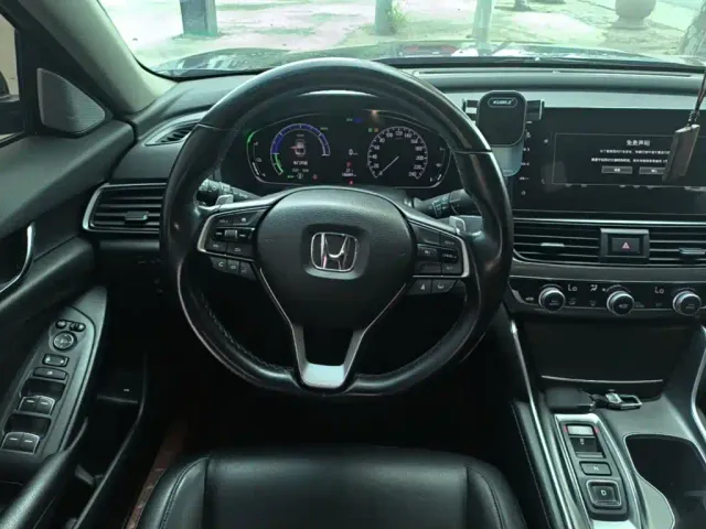 Honda Accord — Фото автомобиля 10