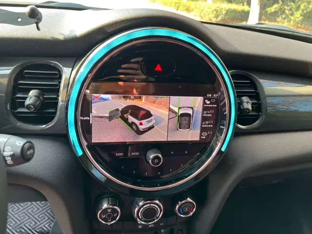 MINI Hatch — Фото автомобиля 9