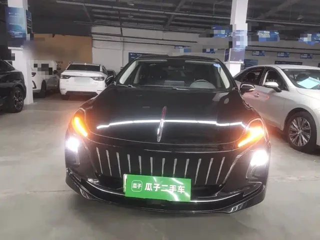 Hongqi E-QM5 — Фото автомобиля 2