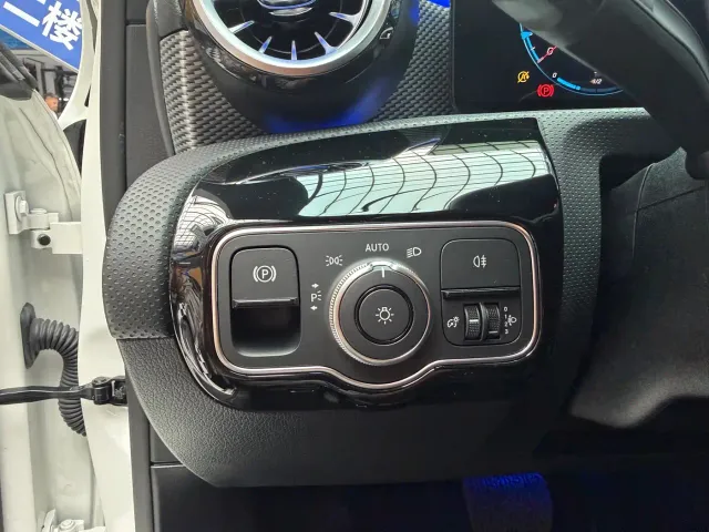 Mercedes-Benz A-Class — Фото автомобиля 11
