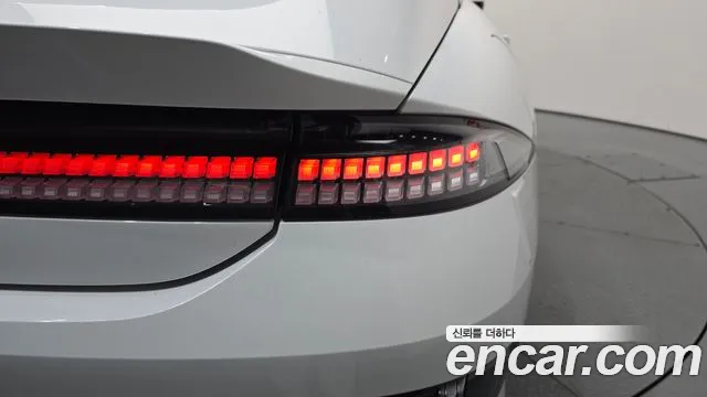 Hyundai Ioniq 6 — Фото автомобиля 8