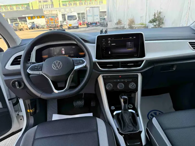 Volkswagen T-Roc — Фото автомобиля 6