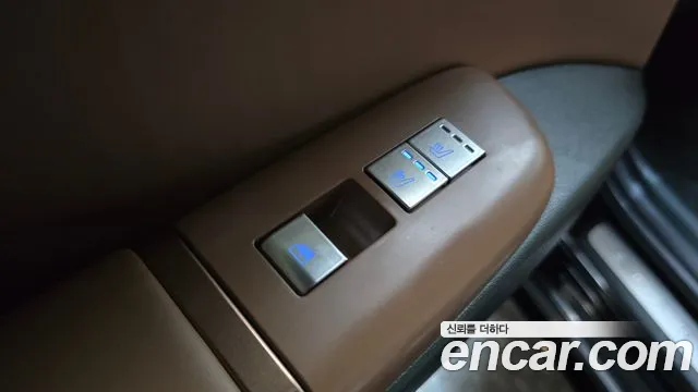 Hyundai Grandeur Grandeur (GN7) 3.5 Бензин 4WD — Фото автомобиля 17