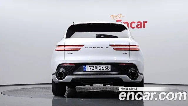 Genesis GV70 2.5T Бензин AWD — Фото автомобиля 4