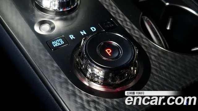 Genesis GV70 — Фото автомобиля 9