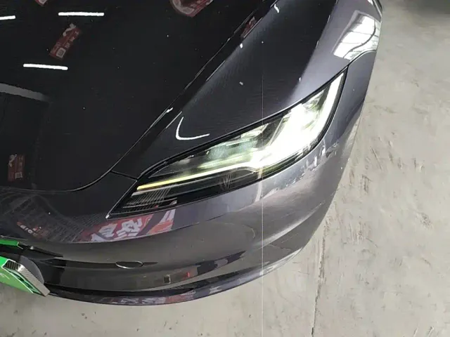 Tesla Model 3 2023 Rear-Wheel Drive — Фото автомобиля 23