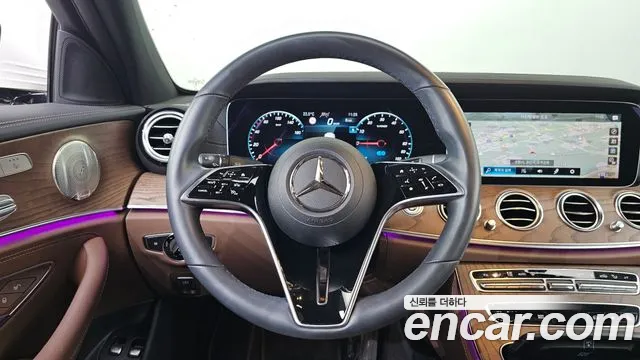 Mercedes-Benz E-Class — Фото автомобиля 13