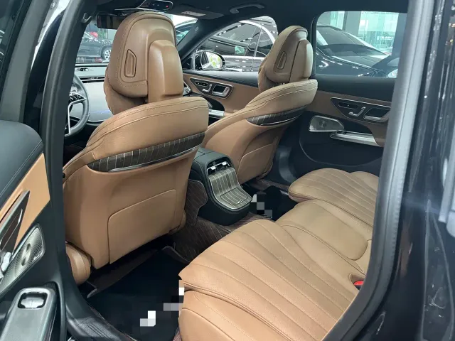 Mercedes-Benz E-Class — Фото автомобиля 5