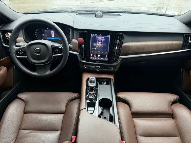 Volvo S90 — Фото автомобиля 7