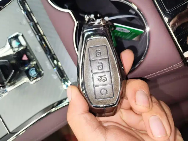 Denza Z9GT — Фото автомобиля 8
