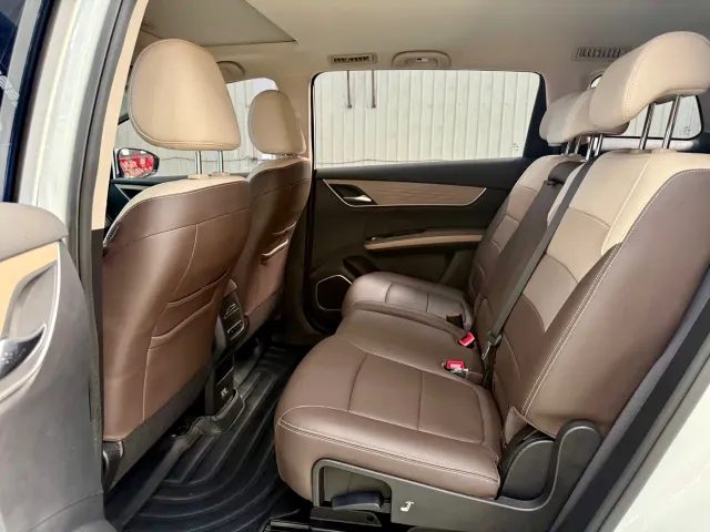 BYD Song MAX — Фото автомобиля 10