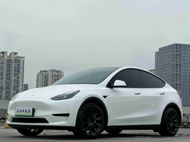 Фотография автомобиля — Tesla Model Y
