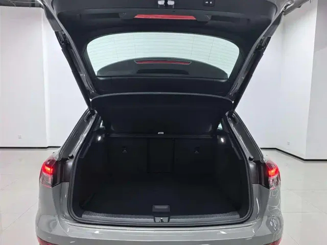 Audi Q4 e-tron — Фото автомобиля 6
